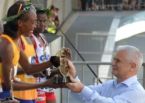 A queniana Jemima Jelagat Sumgong durante a prova de 2016